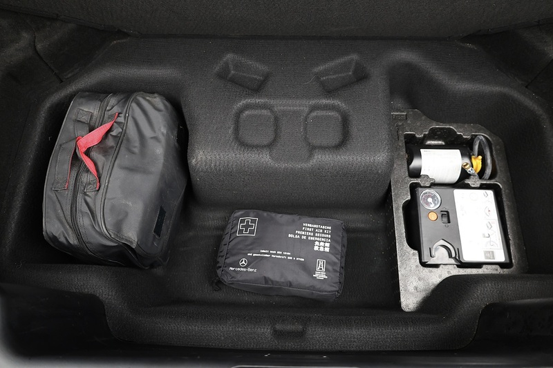 Mercedes-Benz SL 400 AMG Sport 1 Lady Owner + Pano Roof + Harmon Kardon + AirScarf Image 39