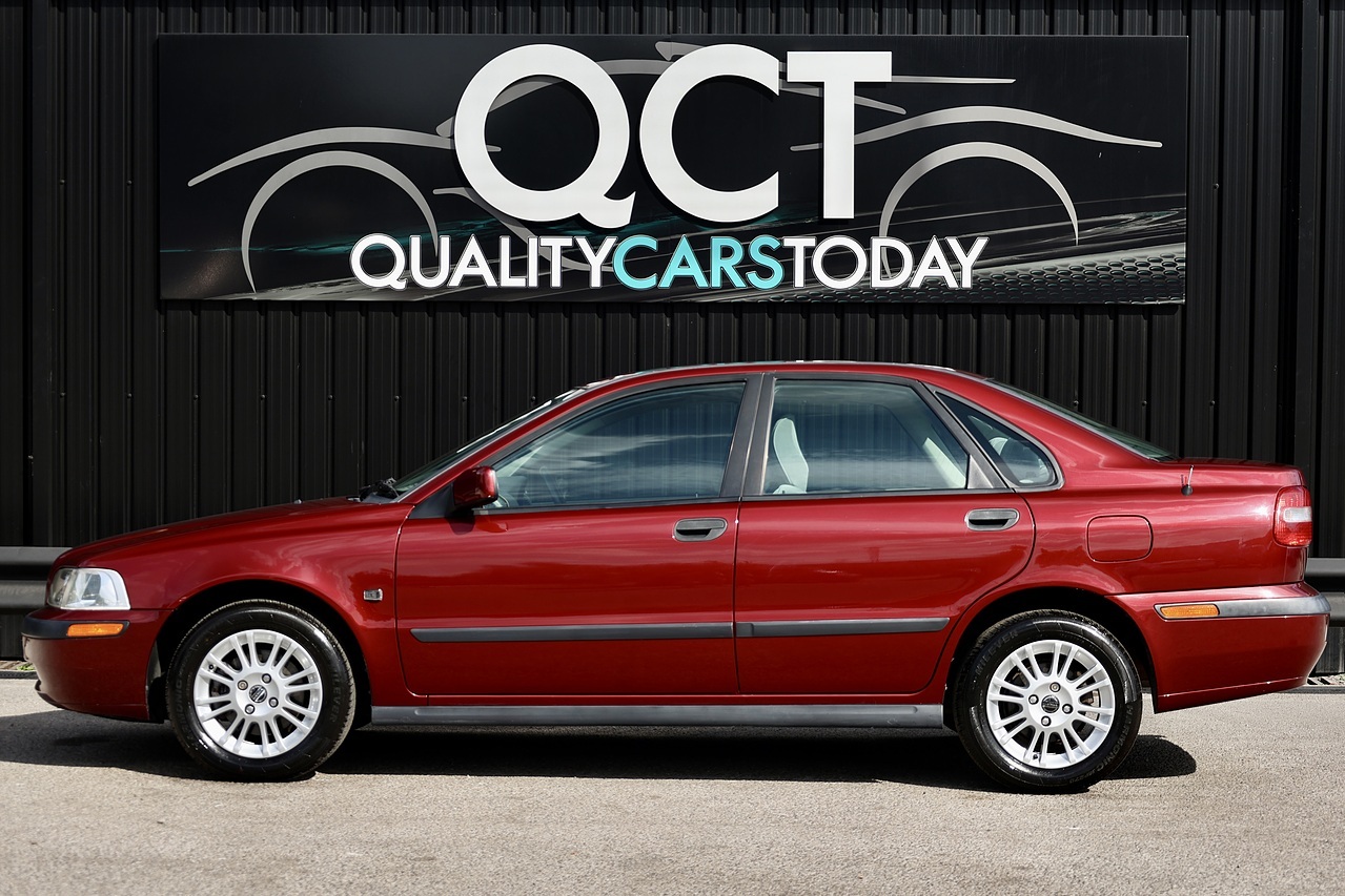 Volvo S40 Just 33k Miles + ULEZ Compliant + Outstanding - Large 1