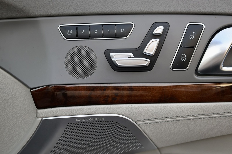 Mercedes-Benz SL 500 4.7 V8 BiTurbo 1 Former Keeper + Full Mercedes Main Dealer + Bang and Olufsen + Pano Roof Image 17