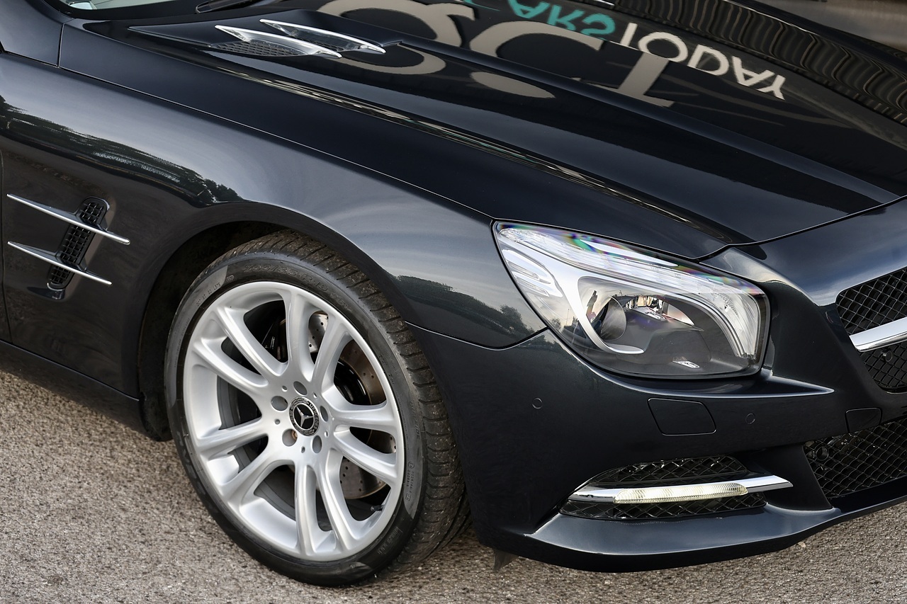 Mercedes-Benz SL 500 4.7 V8 BiTurbo 1 Former Keeper + Full Mercedes Main Dealer + Bang and Olufsen + Pano Roof - Large 34