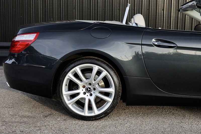 Mercedes-Benz SL 500 4.7 V8 BiTurbo 1 Former Keeper + Full Mercedes Main Dealer + Bang and Olufsen + Pano Roof Image 32
