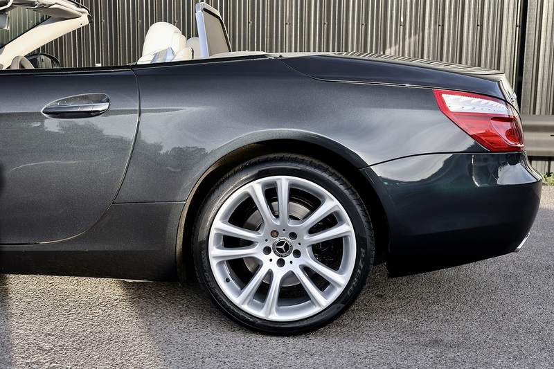 Mercedes-Benz SL 500 4.7 V8 BiTurbo 1 Former Keeper + Full Mercedes Main Dealer + Bang and Olufsen + Pano Roof Image 40