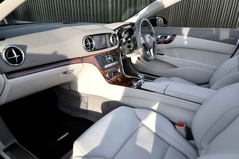 Mercedes-Benz SL 500 4.7 V8 BiTurbo 1 Former Keeper + Full Mercedes Main Dealer + Bang and Olufsen + Pano Roof Image 2