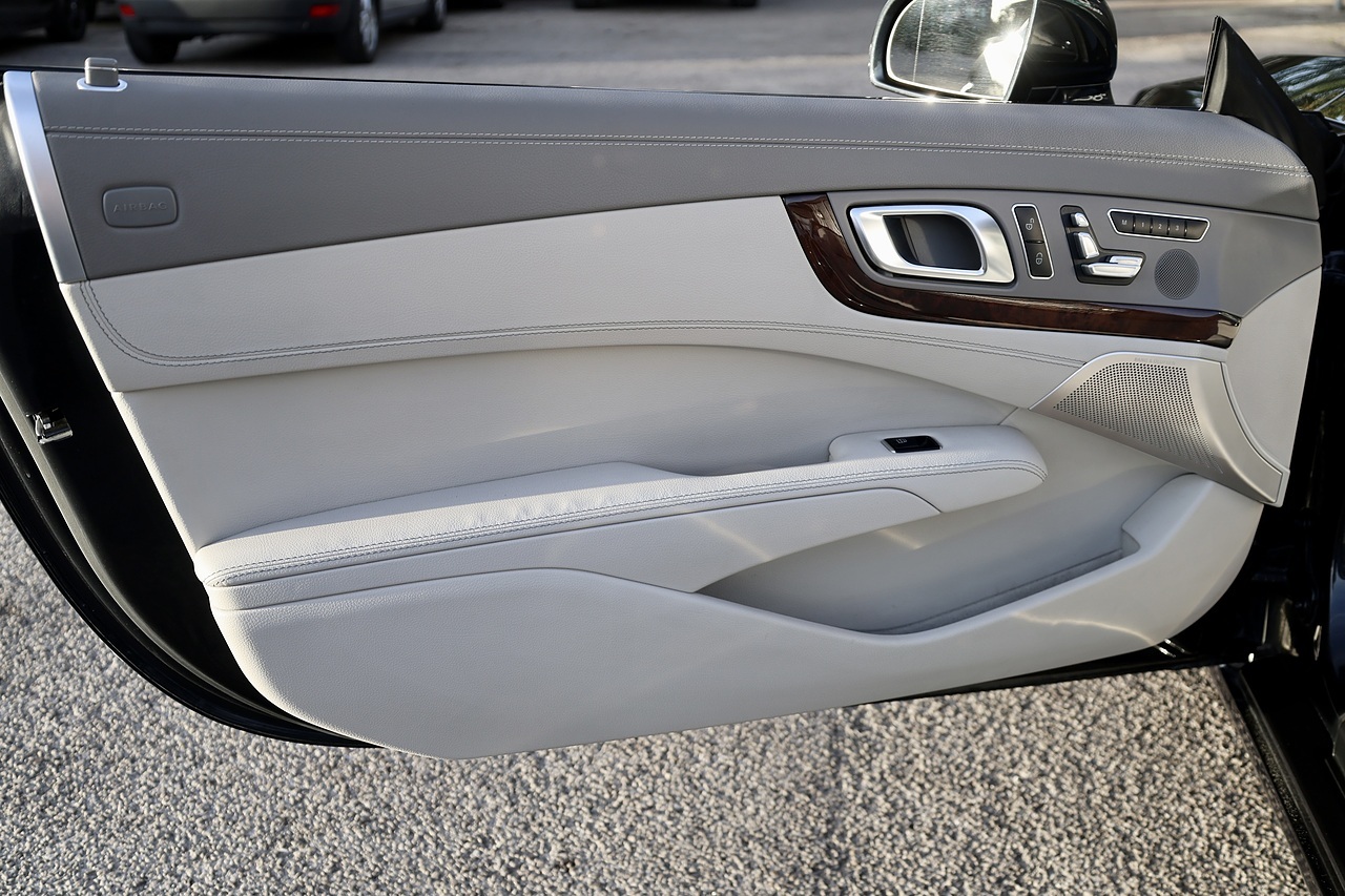 Mercedes-Benz SL 500 4.7 V8 BiTurbo 1 Former Keeper + Full Mercedes Main Dealer + Bang and Olufsen + Pano Roof - Large 47