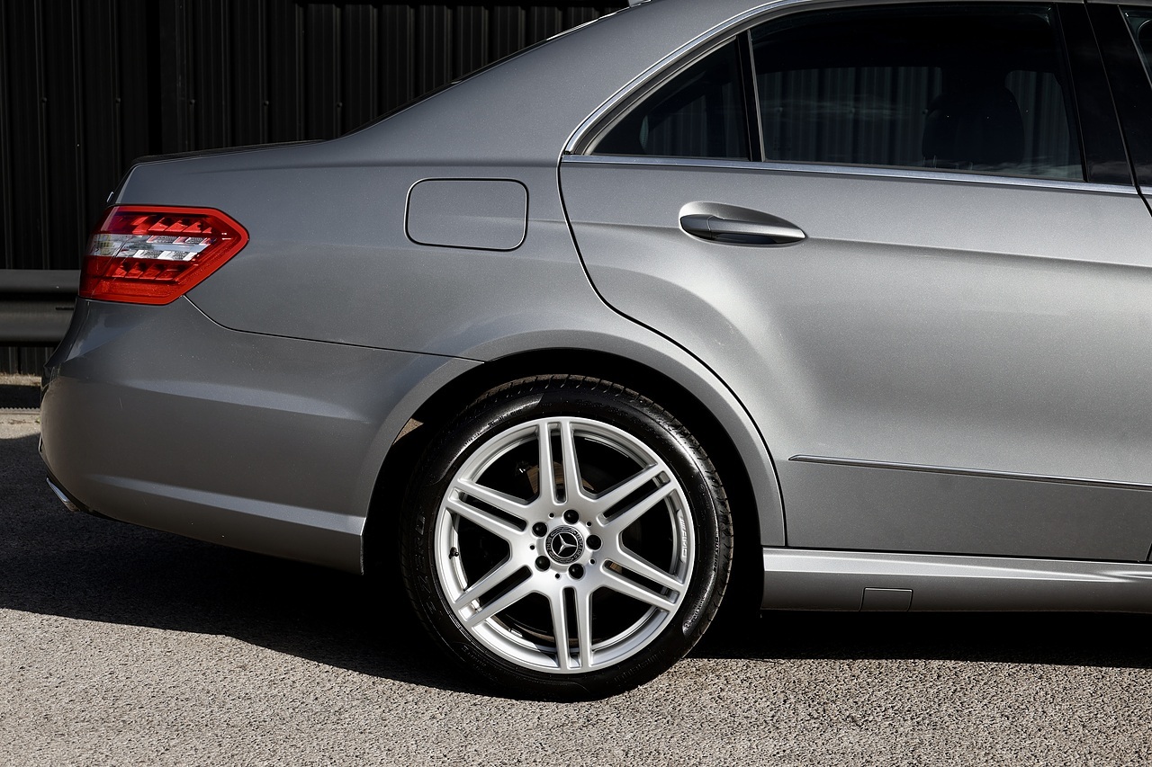 Mercedes-Benz E350 CDI AMG Sport 2 Former Keepers + Full / Comprehensive History - Large 19
