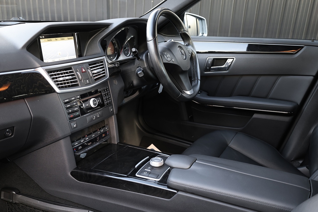 Mercedes-Benz E350 CDI AMG Sport 2 Former Keepers + Full / Comprehensive History - Large 6