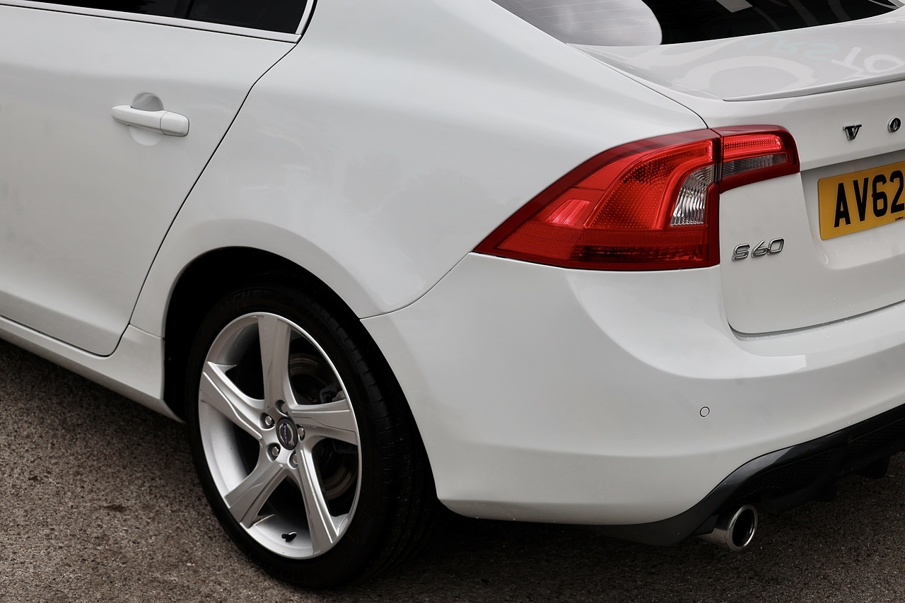 Volvo S60 D4 R-Design Lux Automatic Full Service History + Just 31k Miles + Exceptional - Large 31