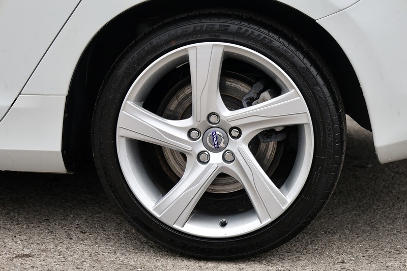 Volvo S60 D4 R-Design Lux Automatic Full Service History + Just 31k Miles + Exceptional Image 34
