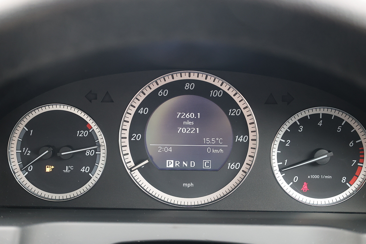 Mercedes-Benz C280 3.0 V6 Elegance 1 Former Keeper + Sunroof + Full Service History - Large 17