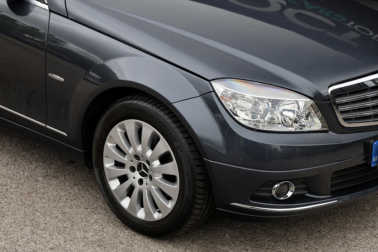 Mercedes-Benz C280 3.0 V6 Elegance 1 Former Keeper + Sunroof + Full Service History - Large 20