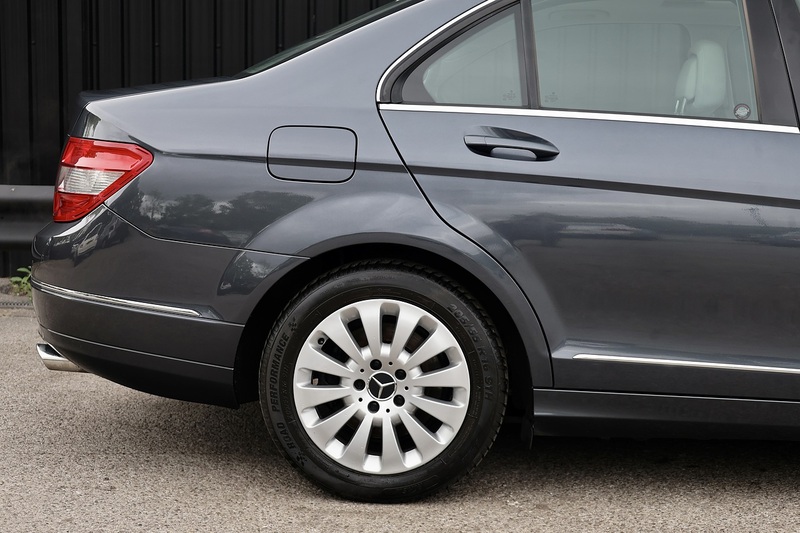 Mercedes-Benz C280 3.0 V6 Elegance 1 Former Keeper + Sunroof + Full Service History Image 22
