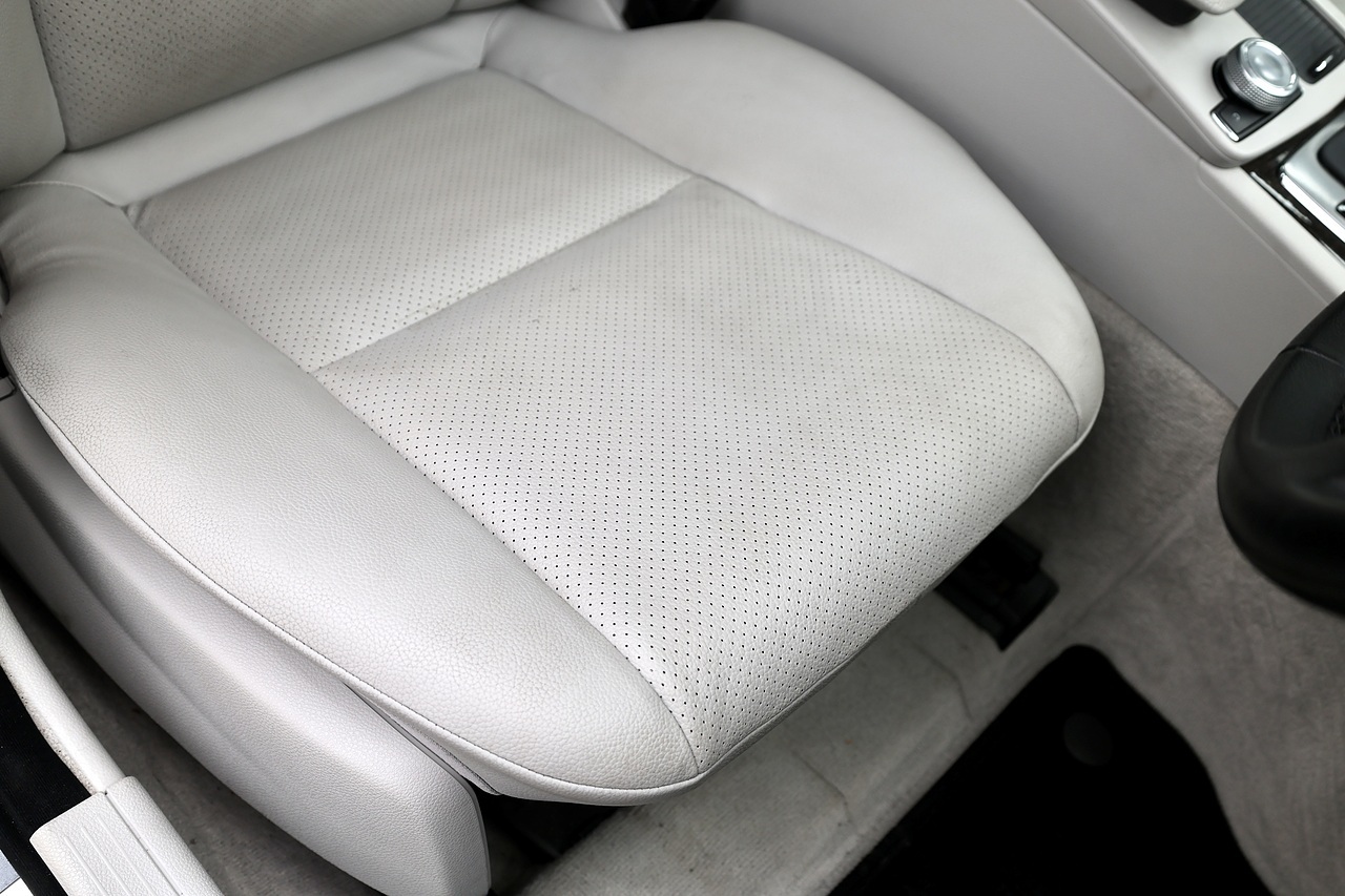 Mercedes-Benz C280 3.0 V6 Elegance 1 Former Keeper + Sunroof + Full Service History - Large 28