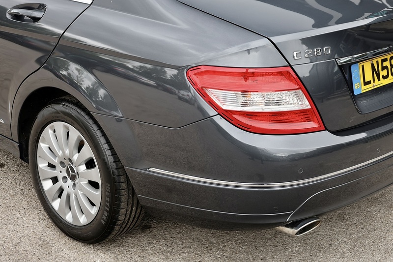 Mercedes-Benz C280 3.0 V6 Elegance 1 Former Keeper + Sunroof + Full Service History Image 34