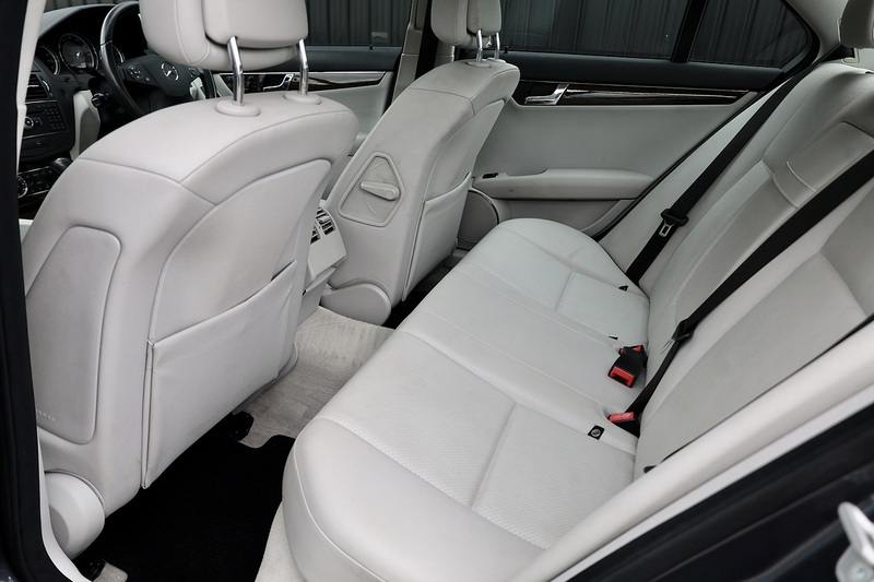 Mercedes-Benz C280 3.0 V6 Elegance 1 Former Keeper + Sunroof + Full Service History Image 7