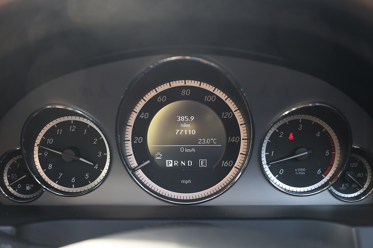 Mercedes-Benz E350 CDI AMG Sport Coupe 1 Owner + 16 Mercedes Main Dealer Services - Large 11
