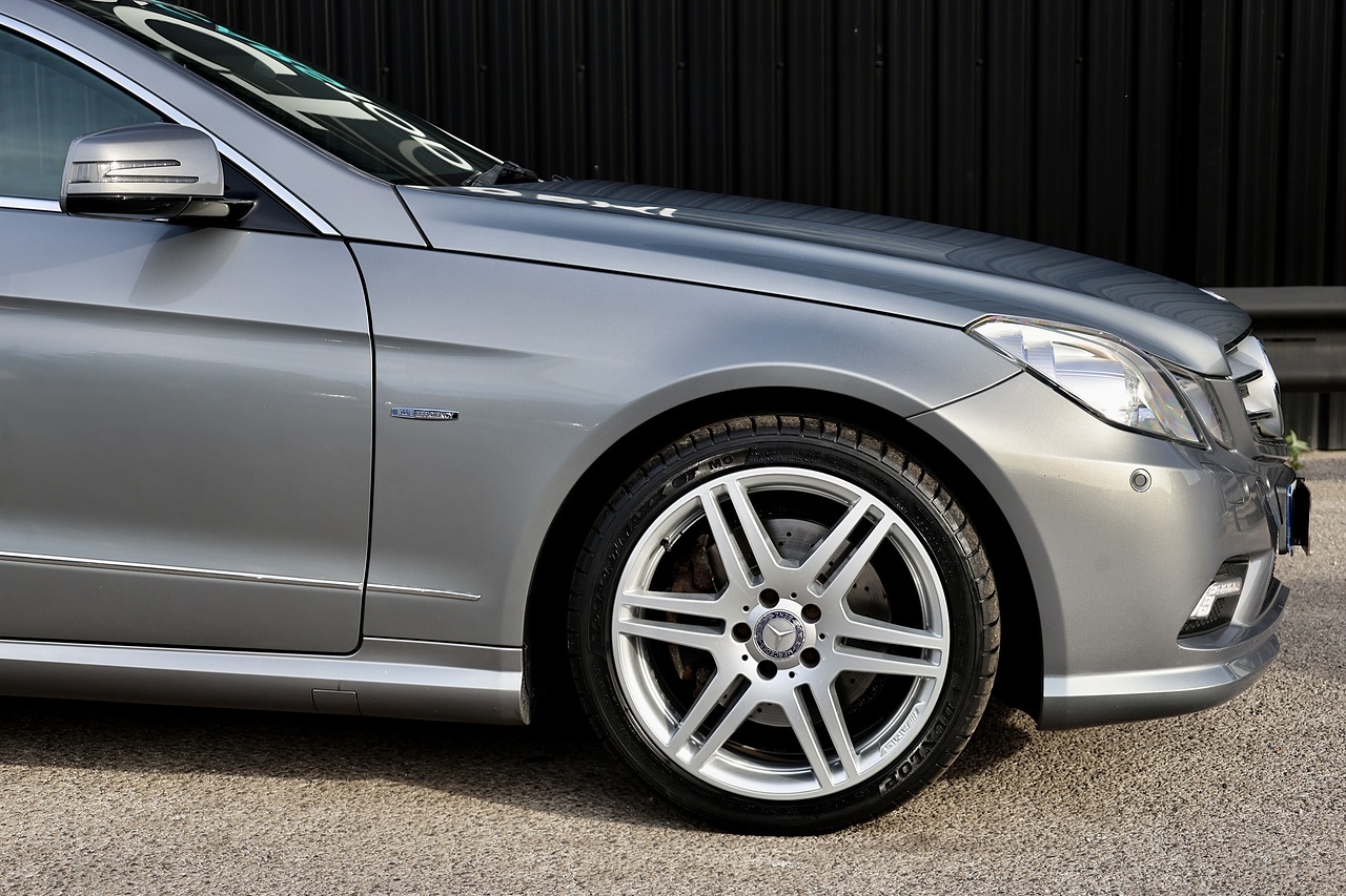 Mercedes-Benz E350 CDI AMG Sport Coupe 1 Owner + 16 Mercedes Main Dealer Services - Large 22