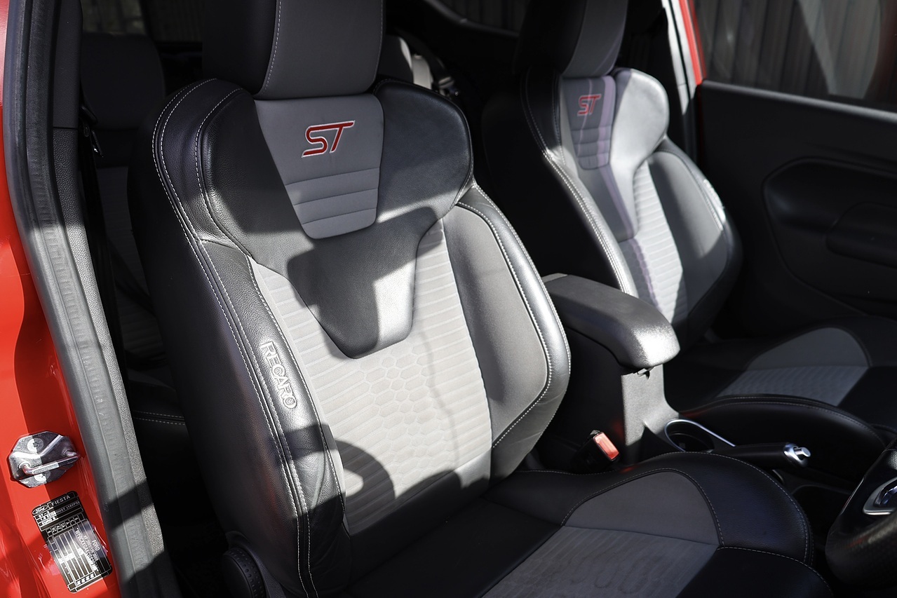 Ford Fiesta ST-3 2 Former Keepers + Lovely Exxample - Large 21