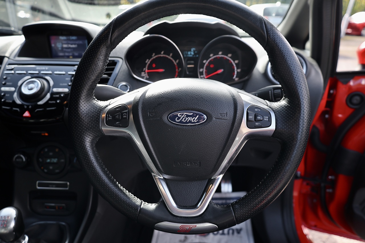 Ford Fiesta ST-3 2 Former Keepers + Lovely Exxample - Large 23