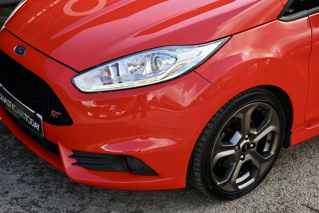 Ford Fiesta ST-3 2 Former Keepers + Lovely Exxample - Large 24