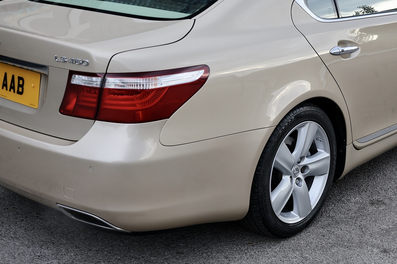 Lexus LS 460 SE-L LS 460 SE-L Saloon 4.6 Automatic Petrol - Large 22