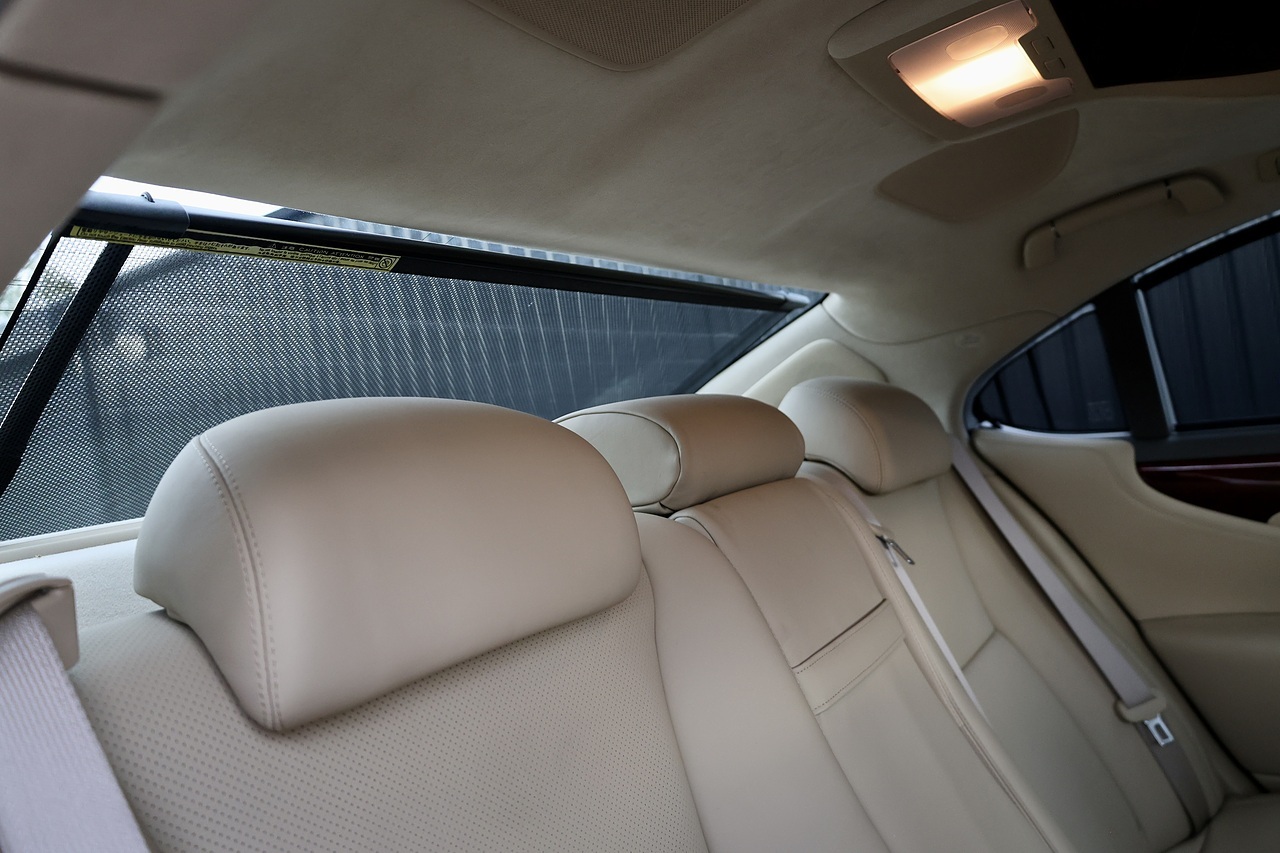 Lexus LS 460 SE-L LS 460 SE-L Saloon 4.6 Automatic Petrol - Large 30