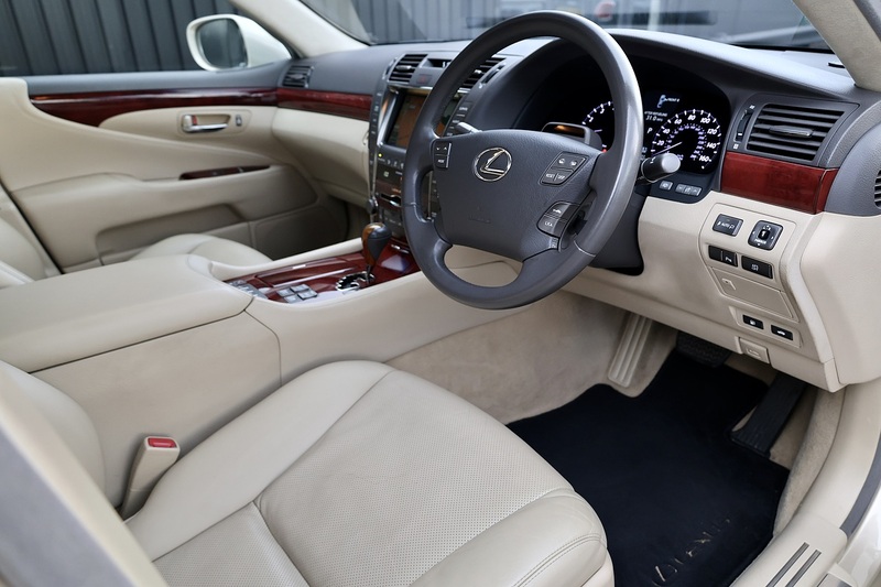 Lexus LS 460 SE-L LS 460 SE-L Saloon 4.6 Automatic Petrol Image 6