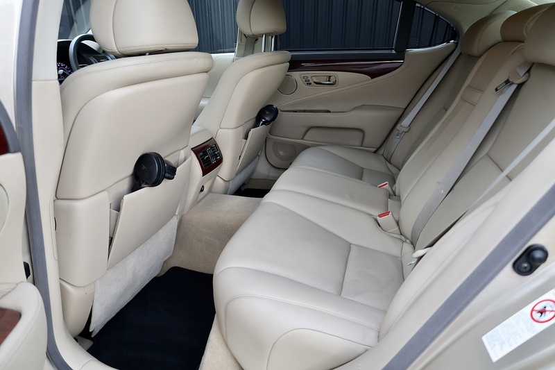 Lexus LS 460 SE-L LS 460 SE-L Saloon 4.6 Automatic Petrol Image 35