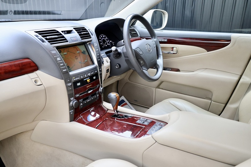 Lexus LS 460 SE-L LS 460 SE-L Saloon 4.6 Automatic Petrol Image 8