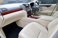 Lexus LS 460 SE-L LS 460 SE-L Saloon 4.6 Automatic Petrol - Thumb 2