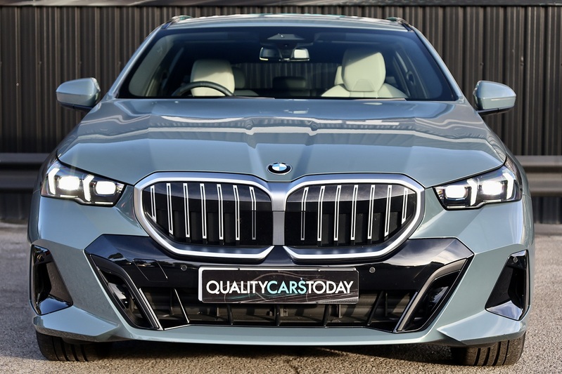 BMW 520i M Sport Touring 1 Private Owner + BMW Warranty Image 3