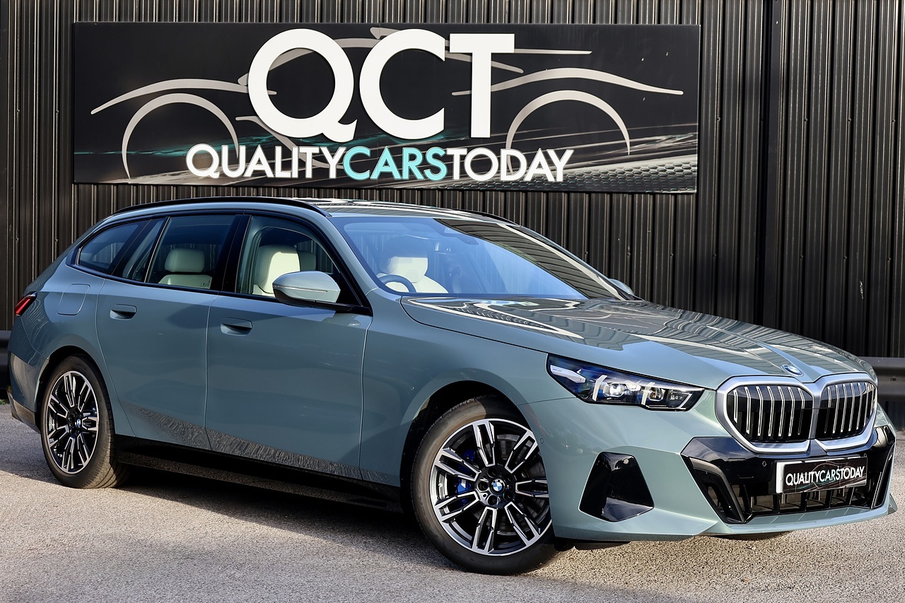 BMW 520i M Sport Touring 1 Private Owner + BMW Warranty - Large 0