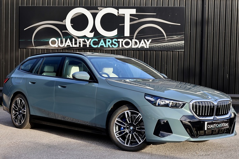 BMW 520i M Sport Touring 1 Private Owner + BMW Warranty Image 0
