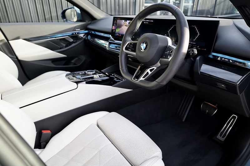 BMW 520i M Sport Touring 1 Private Owner + BMW Warranty Image 7