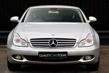 Mercedes-Benz CLS 320 CDI 2 Former Keepers + Exceptional Condition + AMG Wheels + Harmon Kardon - Thumb 3