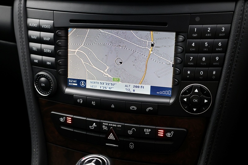 Mercedes-Benz CLS 320 CDI 2 Former Keepers + Exceptional Condition + AMG Wheels + Harmon Kardon Image 16