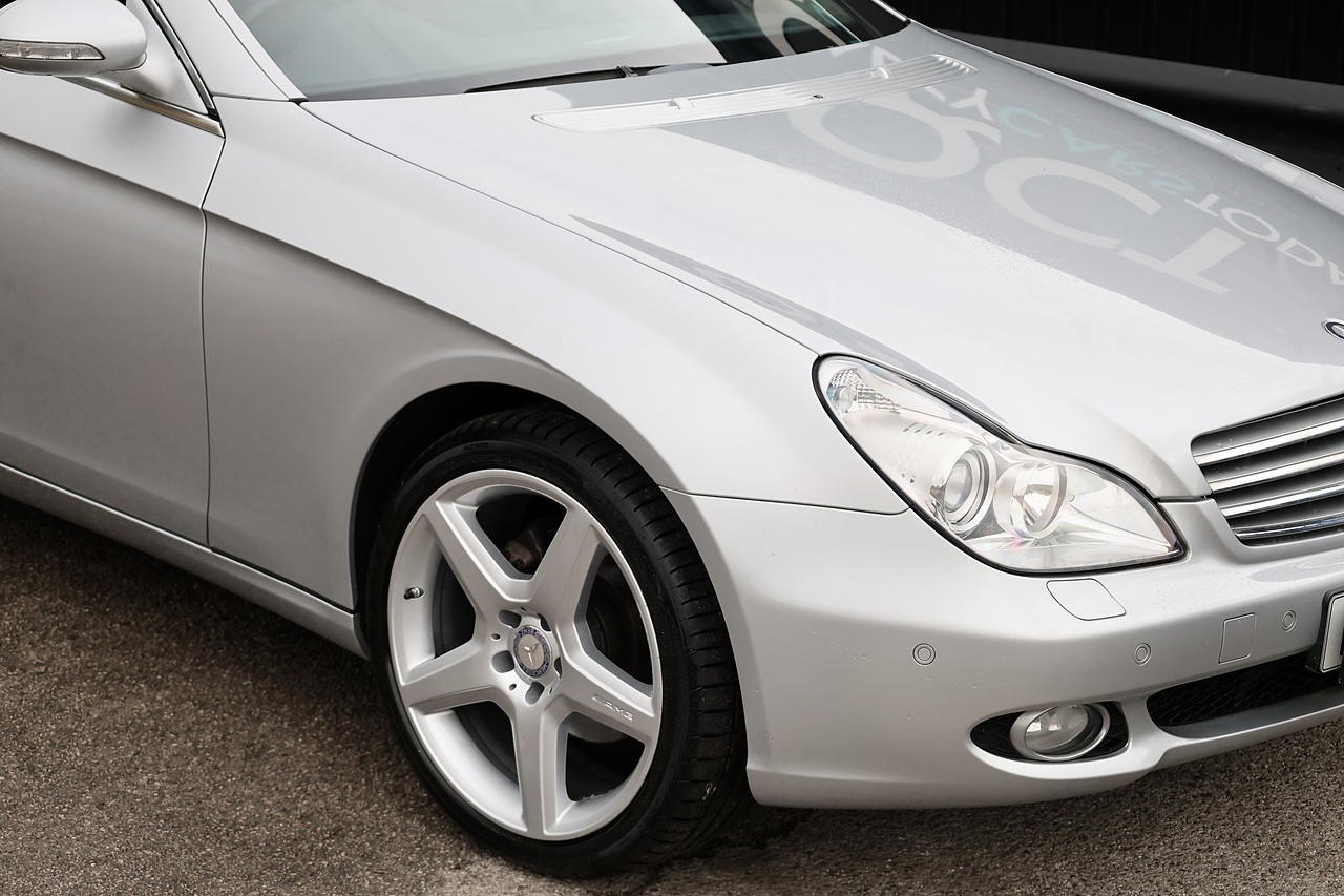 Mercedes-Benz CLS 320 CDI 2 Former Keepers + Exceptional Condition + AMG Wheels + Harmon Kardon - Large 28