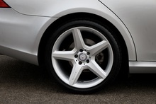 Mercedes-Benz CLS 320 CDI 2 Former Keepers + Exceptional Condition + AMG Wheels + Harmon Kardon - Thumb 39