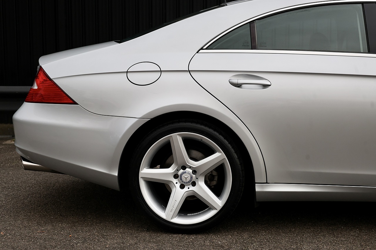 Mercedes-Benz CLS 320 CDI 2 Former Keepers + Exceptional Condition + AMG Wheels + Harmon Kardon - Large 26
