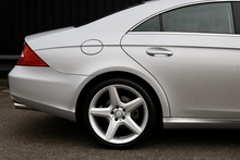 Mercedes-Benz CLS 320 CDI 2 Former Keepers + Exceptional Condition + AMG Wheels + Harmon Kardon - Thumb 26