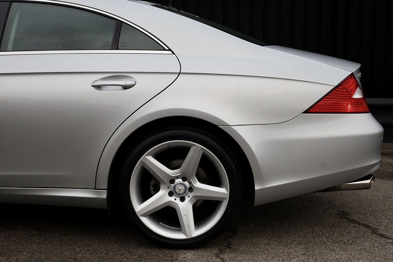 Mercedes-Benz CLS 320 CDI 2 Former Keepers + Exceptional Condition + AMG Wheels + Harmon Kardon - Large 34