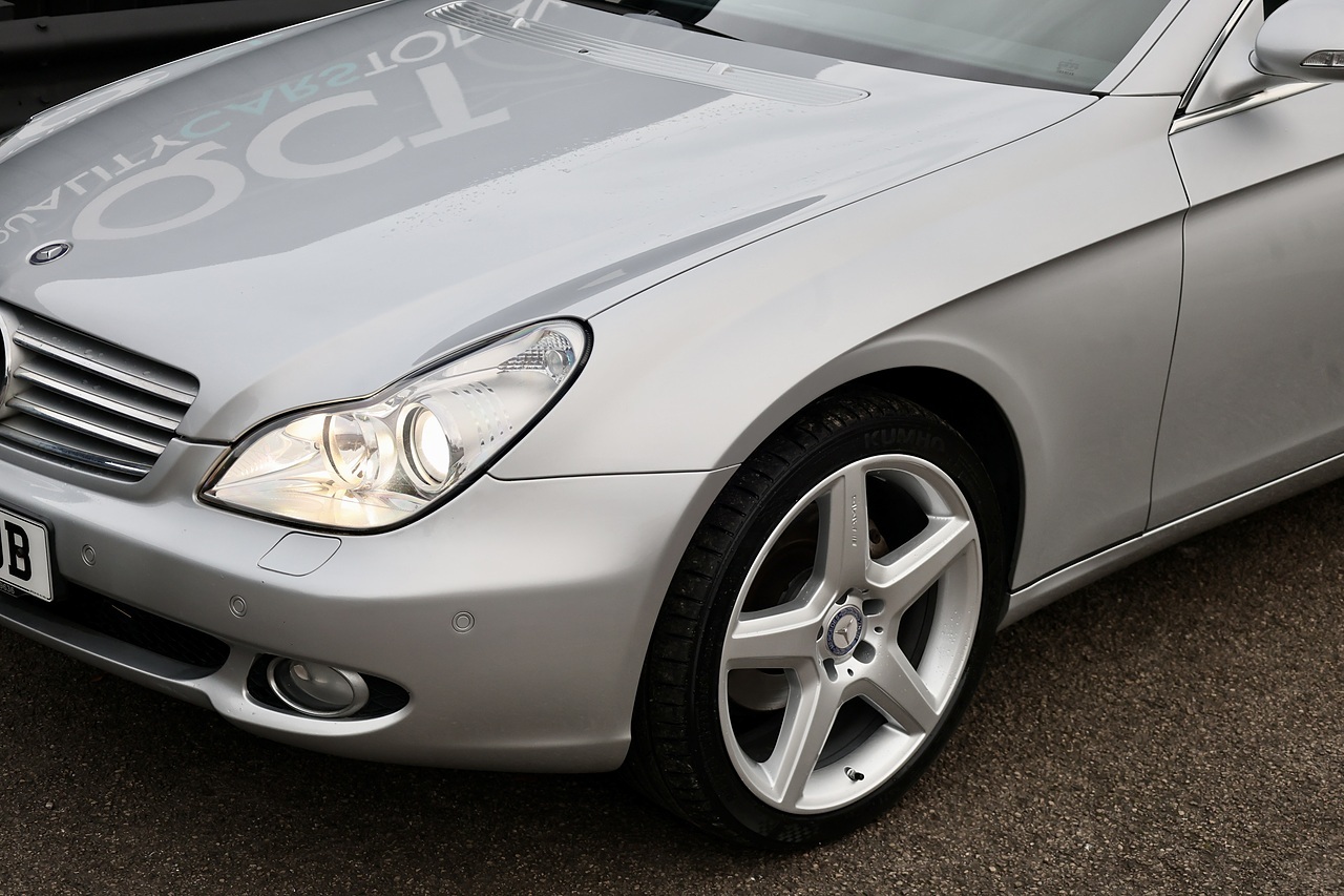 Mercedes-Benz CLS 320 CDI 2 Former Keepers + Exceptional Condition + AMG Wheels + Harmon Kardon - Large 32