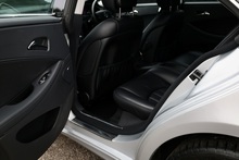 Mercedes-Benz CLS 320 CDI 2 Former Keepers + Exceptional Condition + AMG Wheels + Harmon Kardon - Thumb 43