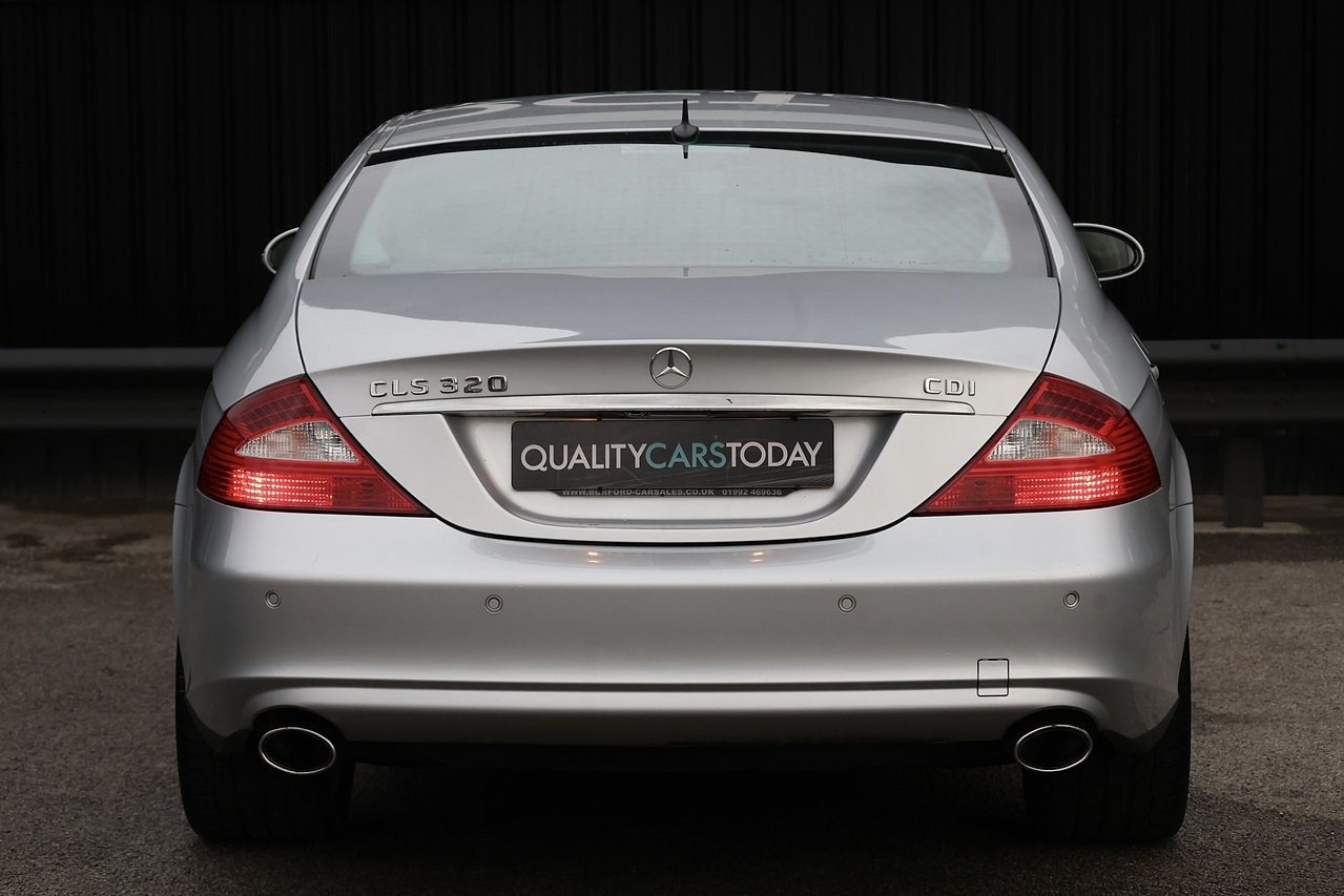 Mercedes-Benz CLS 320 CDI 2 Former Keepers + Exceptional Condition + AMG Wheels + Harmon Kardon - Large 4
