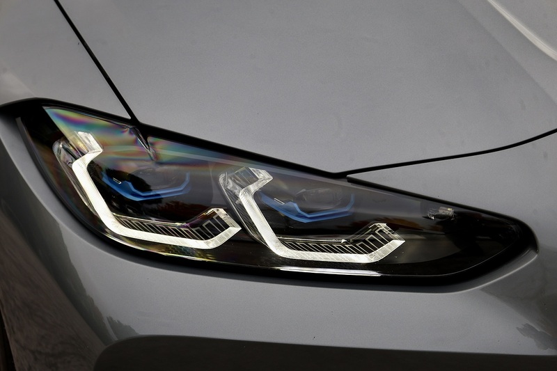 BMW M4 Competition 1 Owner + Ultimate Pack + M Carbon Buckets + M Carbon Exterior Image 11