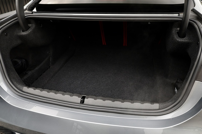 BMW M4 Competition 1 Owner + Ultimate Pack + M Carbon Buckets + M Carbon Exterior Image 32