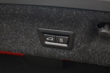 BMW M4 Competition 1 Owner + Ultimate Pack + M Carbon Buckets + M Carbon Exterior - Thumb 34