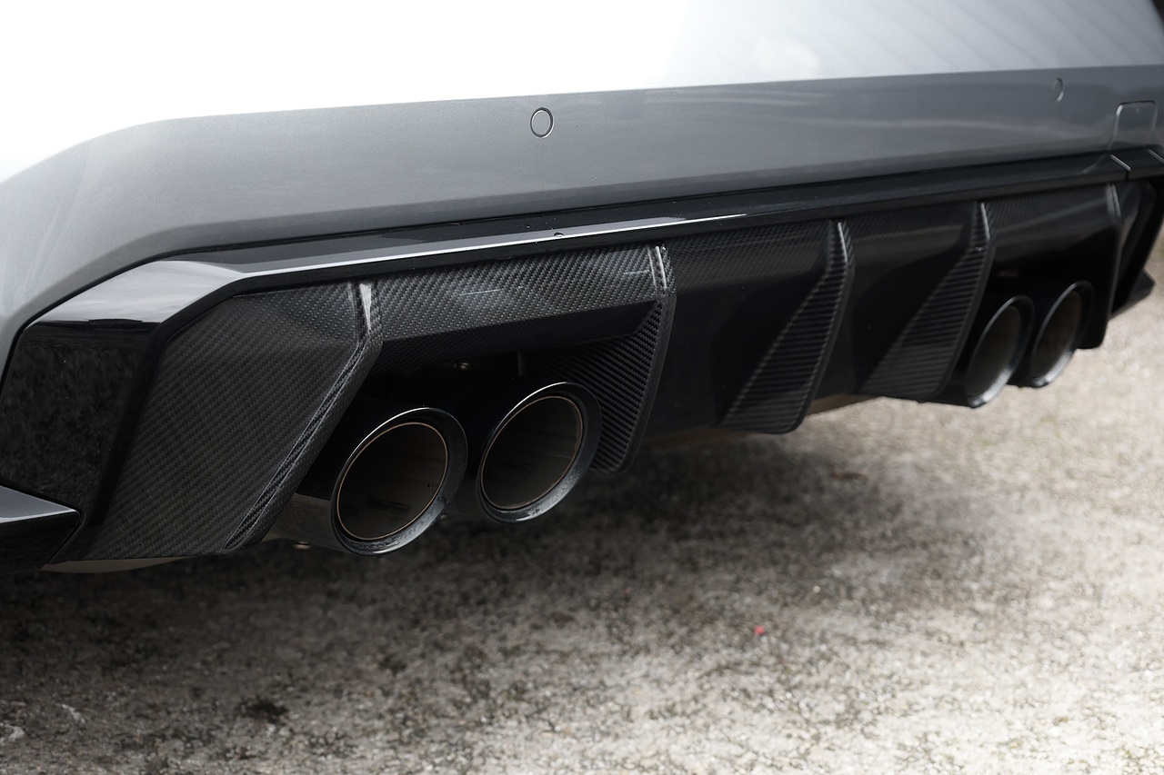 BMW M4 Competition 1 Owner + Ultimate Pack + M Carbon Buckets + M Carbon Exterior - Large 41