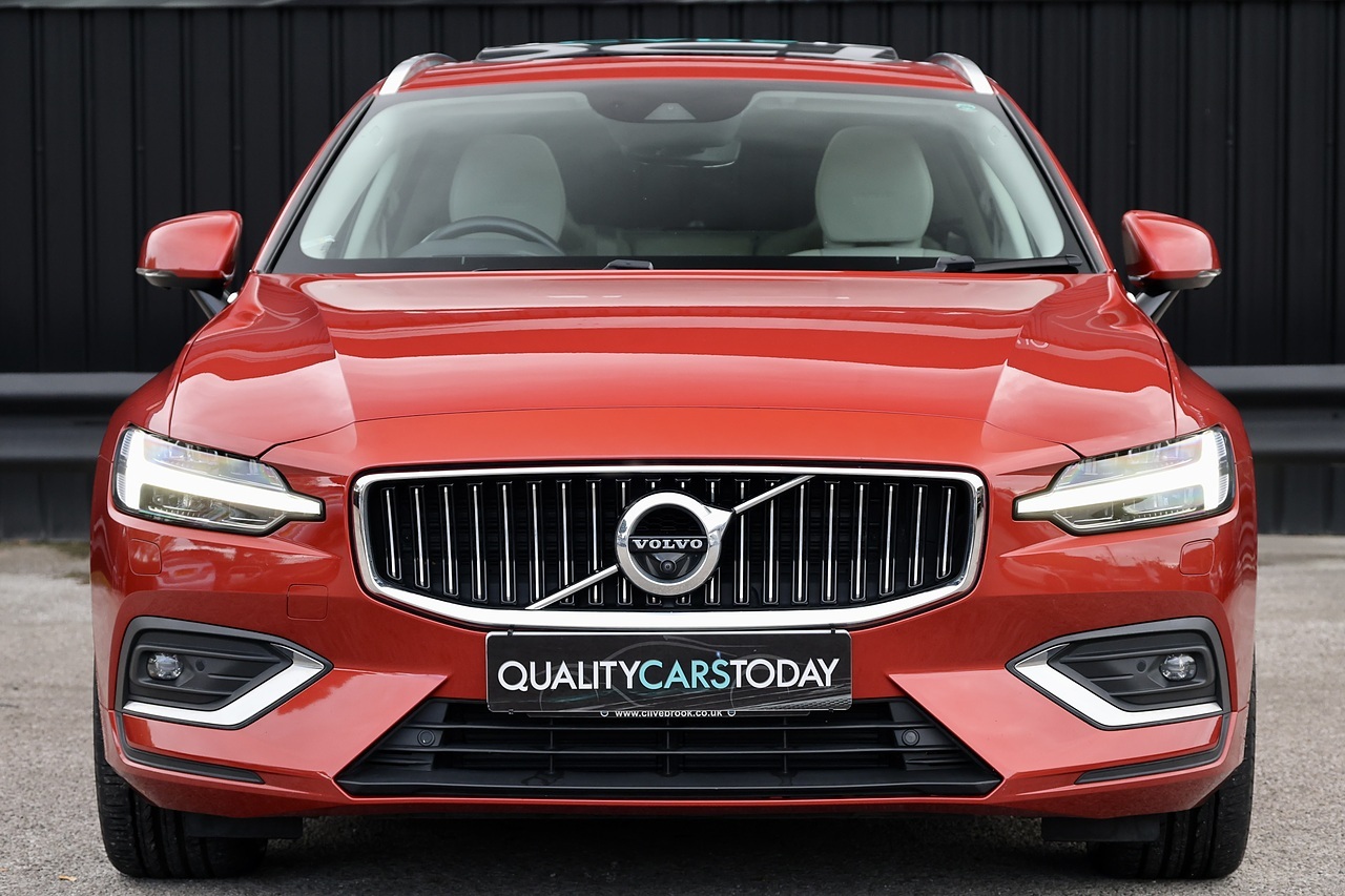 Volvo V60 D4 Inscription Pro Xenium Pack + Pano Roof + 360 Cams + Deployable Tow Bar - Large 3