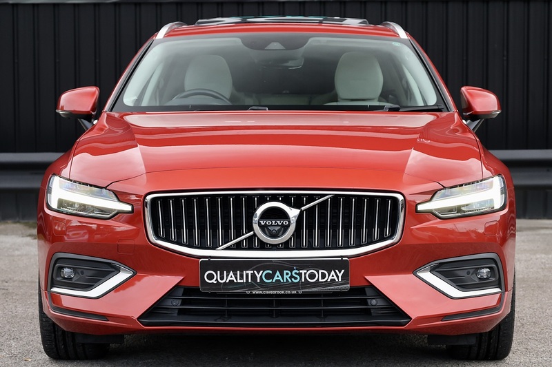 Volvo V60 D4 Inscription Pro Xenium Pack + Pano Roof + 360 Cams + Deployable Tow Bar Image 3