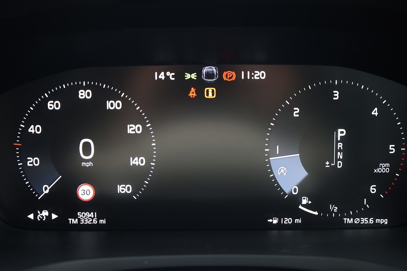 Volvo V60 D4 Inscription Pro Xenium Pack + Pano Roof + 360 Cams + Deployable Tow Bar Image 15